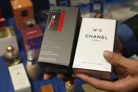 Nước hoa “rởm” có thể gây ung thư