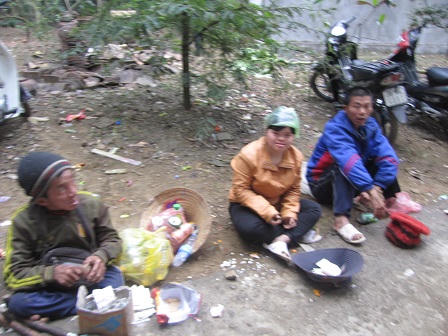 Những điều trông thấy mà bất bình ở lễ hội 