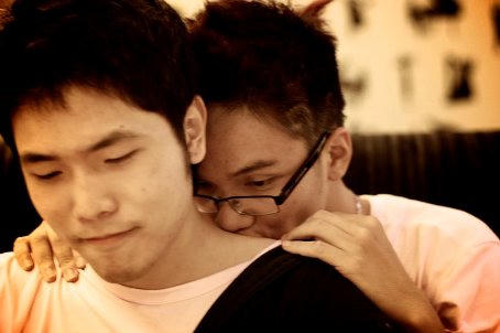 Người đồng tính cũng cần bờ vai…  yêu thương