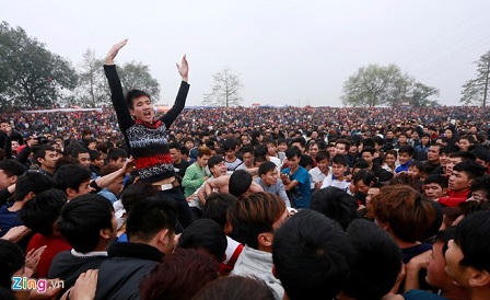 Cướp phết kinh hoàng ở lễ hội Hiền Quan