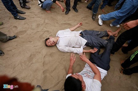 Cướp phết kinh hoàng ở lễ hội Hiền Quan