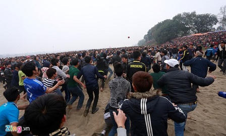 Cướp phết kinh hoàng ở lễ hội Hiền Quan