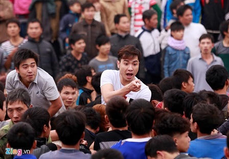 Cướp phết kinh hoàng ở lễ hội Hiền Quan