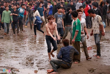 Cướp phết kinh hoàng ở lễ hội Hiền Quan