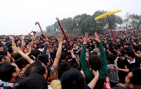 Cướp phết kinh hoàng ở lễ hội Hiền Quan