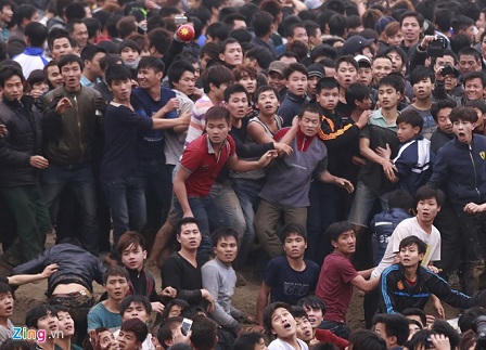 Cướp phết kinh hoàng ở lễ hội Hiền Quan