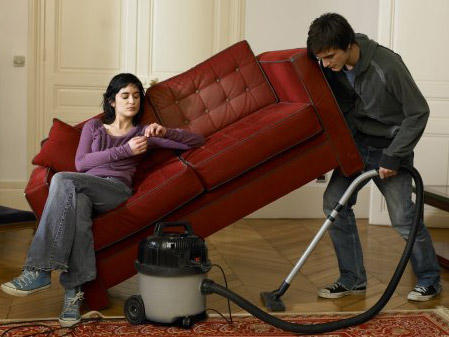 “Đã kiếm tiền ít, phụ nữ còn lắm mồm!“