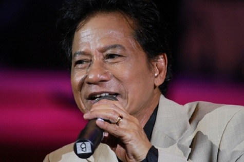 Chế Linh “bật mí” bí quyết hát 30 bài một đêm không lạc giọng