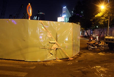 Xe buýt ép chết người đi bộ 