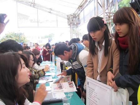 Tuyển sinh ĐHCĐ 2014: “Nóng” với thi riêng