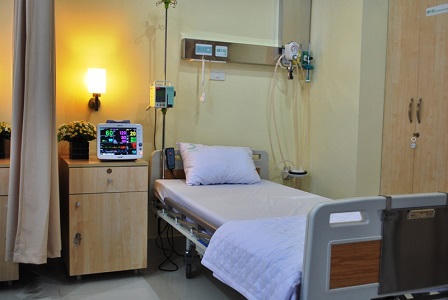 Thà chui gầm giường viện công còn hơn xông xênh viện tư?