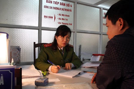 Dân ùn ùn làm thủ tục nhà đất trước ngày Từ Liêm lên quận