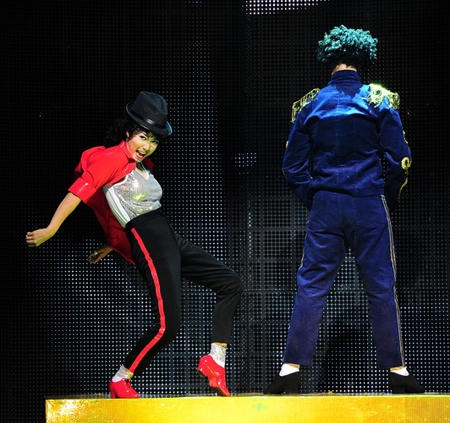 Ngân Khánh, Thu Thủy chia đôi cúp vàng, cư dân mạng "nổi sóng"