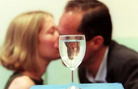 Có thể phát hiện nhanh chất kích dục trong đồ uống