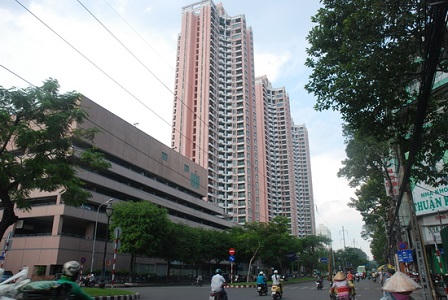 Đồn đoán ma quái quanh cao ốc Thuận Kiều