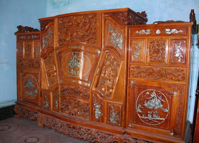 Thương lái Tàu bật mí về "quyền năng" gỗ sưa