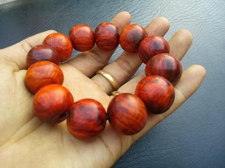 Vén màn bí ẩn gỗ sưa