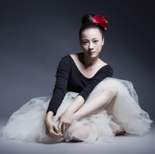 Mỹ Duyên làm đám cưới ở Đức