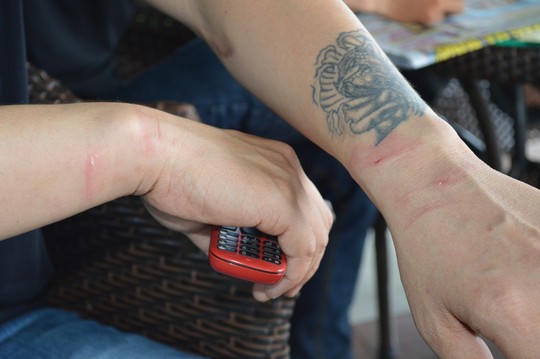 An ninh sân bay lại bị tố hành hung hành khách