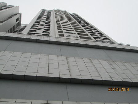 Nghi vấn nguyên nhân người mẹ ôm con rơi từ tầng 11 xuống đất