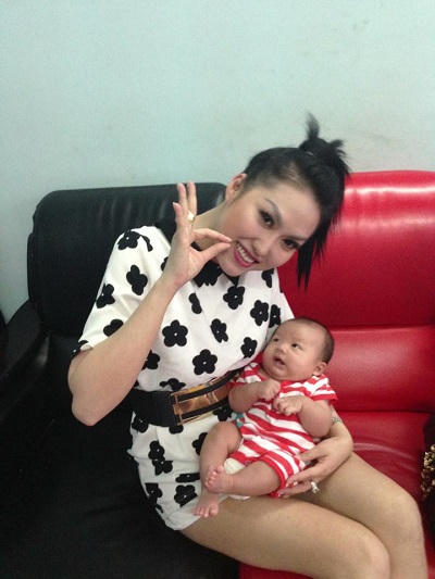 “Nữ hoàng dao kéo” tuyển giai đẹp làm cha con mình