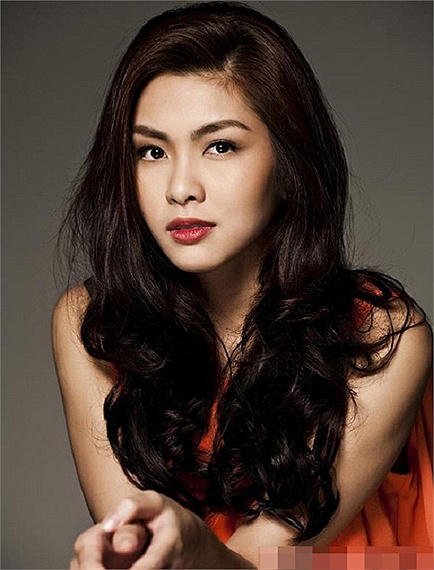  “Qua tay” đạo diễn, chân dài một bước thành sao 