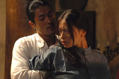  “Qua tay” đạo diễn, chân dài một bước thành sao 