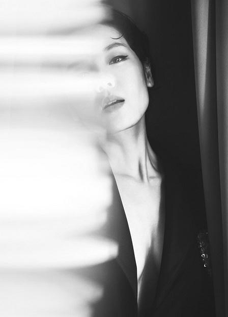 Ca sĩ Phương Linh lần đầu chụp ảnh nude