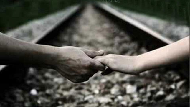 "Quan hệ" cùng lúc với chồng và tình cũ, con sinh ra không biết của ai