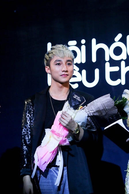 Sơn Tùng M-TP đạo nhạc: người bênh, kẻ trách