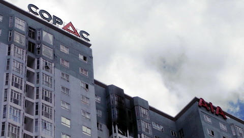 TP.HCM: Cháy chung cư 24 tầng, hàng trăm người tháo chạy