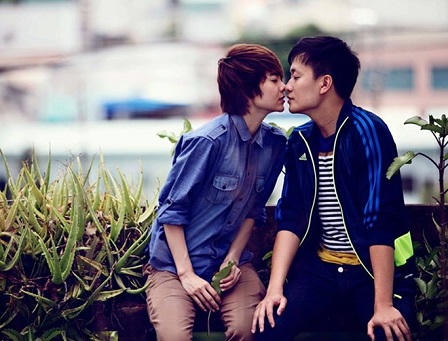 Minh Hằng tổn thương khi bị xé áo ngực trên phim