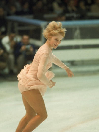 Biểu tượng chữ V khi chụp ảnh “tự sướng” có nguồn gốc từ đâu?