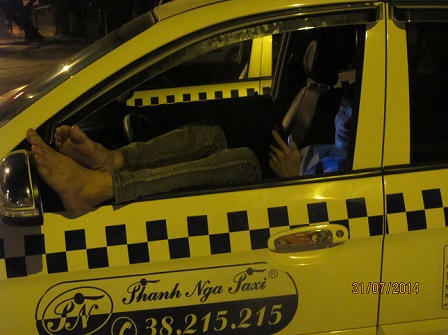 “Kiều nữ bóng đêm” ám ảnh tài xế taxi Hà Nội 