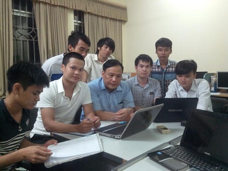 Chàng thanh niên tiêu biểu thủ đô trưởng thành từ.... nghề hái hoa