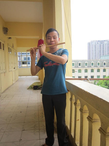 Chàng sinh viên khiếm thị gồng mình với chuỗi ngày chạy thận