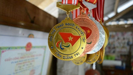 Chuyện tình đẹp của đôi vợ chồng tật nguyền yêu thể thao