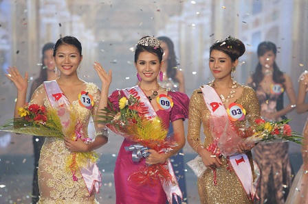 “Chồng khóc mếu” khi Phan Thị Mơ thành hoa hậu quý bà