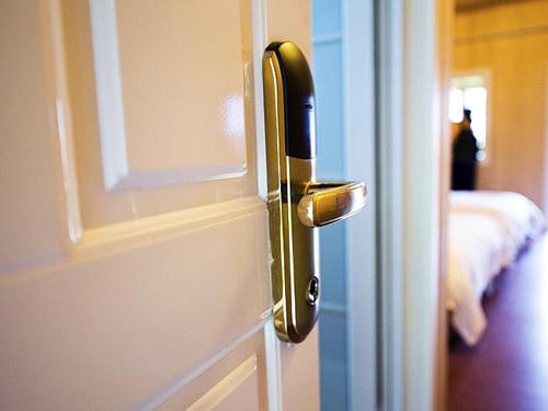 Bí mật khách sạn được tiết lộ qua quầy lễ tân