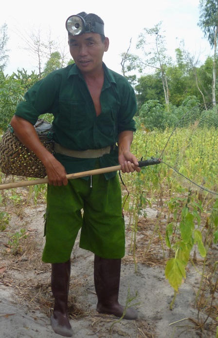 Luật bất thành văn ở ngôi làng đàn ông ngủ ngày