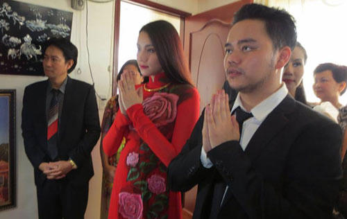 Trang Nhung bất ngờ tổ chức lễ ăn hỏi với bạn trai đại gia