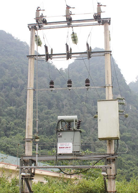 Hoang lạnh khu tái định cư cho tộc người ngủ ngồi giữa đại ngàn