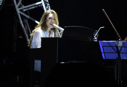 Liveshow Mỹ Tâm được nước ngoài khen ngợi