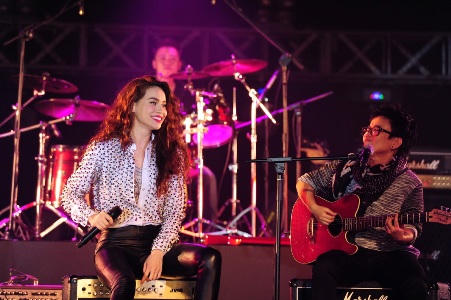 Hồ Ngọc Hà “kể lại” chuyện hôn nhân buồn trong liveshow