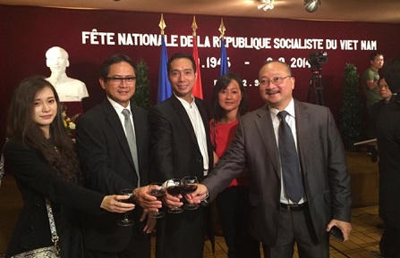 “Hotgirl nửa tỷ” và bí kíp kiếm tiền siêu tốc