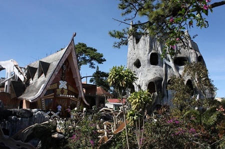 Khám phá ngôi nhà điên ở Đà Lạt