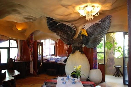 Khám phá ngôi nhà điên ở Đà Lạt