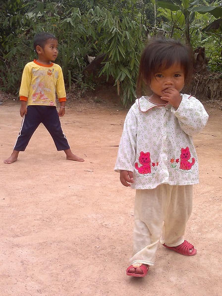 Con tảo hôn, ông bà thành "bố mẹ nuôi" của cháu