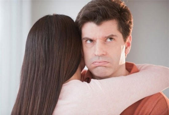 Loạn nhà vì vợ chơi “họ” online