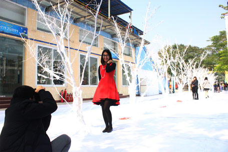 Chơi ở “con đường tuyết” giữa Thủ đô